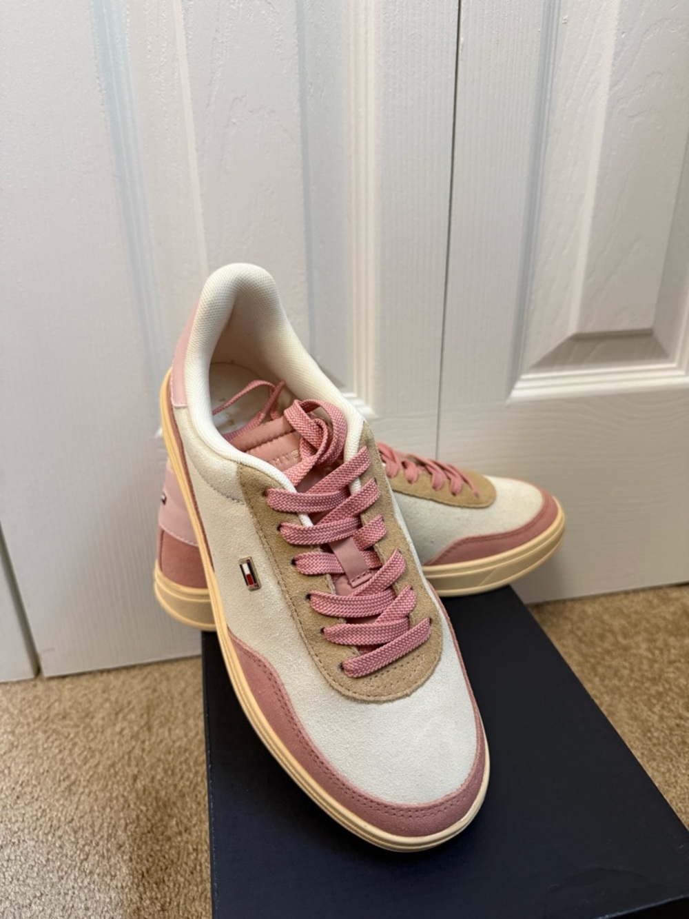 *NEW* Tommy Hilfiger Cream and Pink Low-Top Sneakers